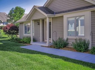 N21W24233 E Parkway Meadow Cir, Pewaukee, WI 53072