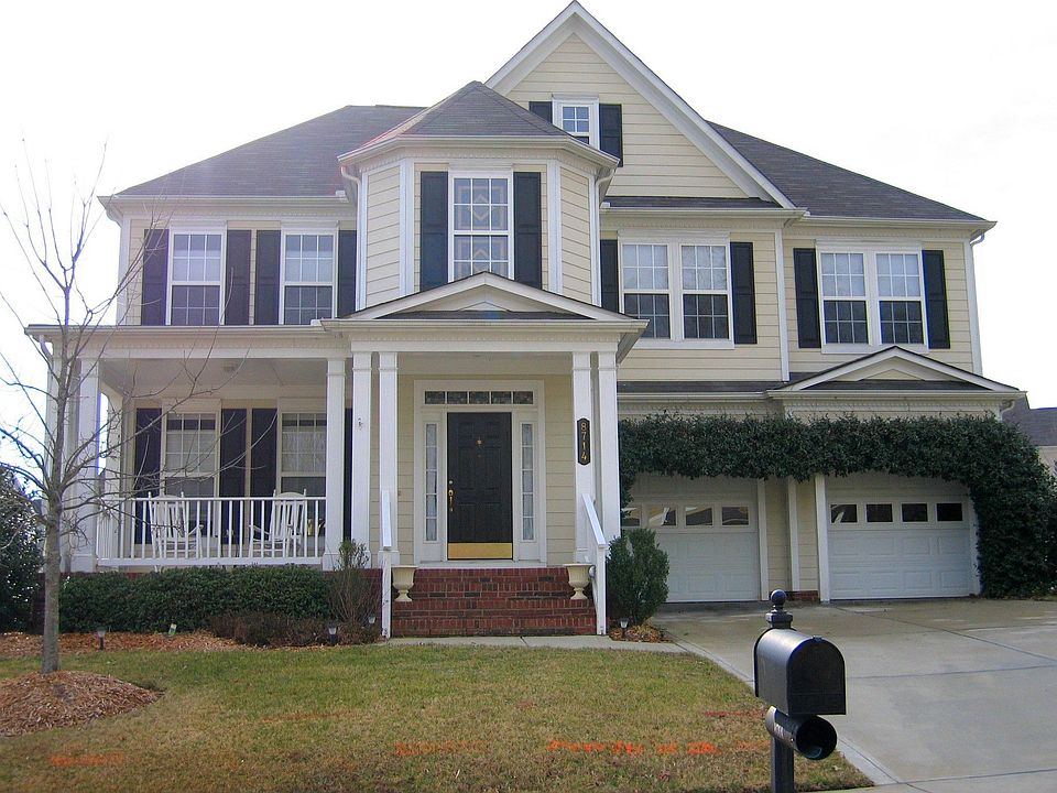 Walk to movies and restaruants