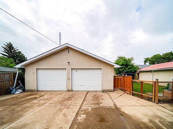2nd image of 718 7th Ave