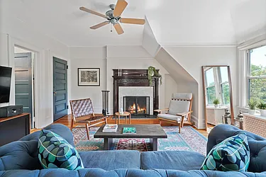 Sold by Avenue Sotheby's International Realty