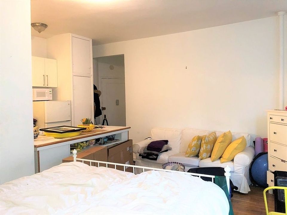 2nd image of 102 W 80th St APT 33