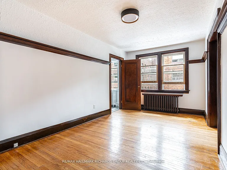 15 Courcelette Rd #1 — Photo 7