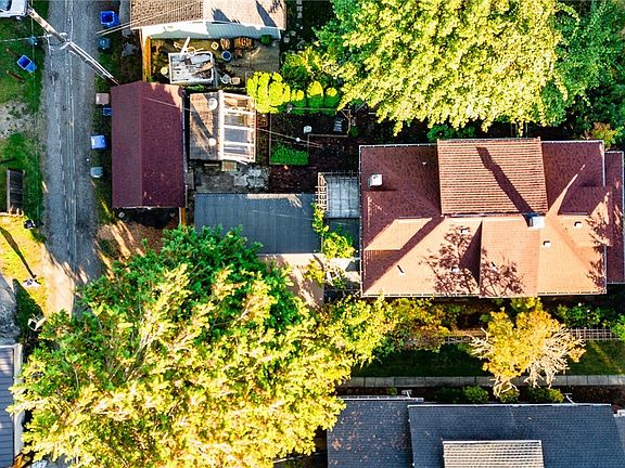 2nd image of 3009 N 26th St