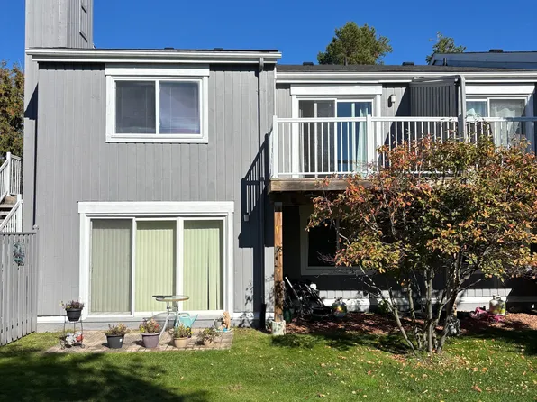 23 Dawson Dr #93, Collingwood, ON L9Y 5B4