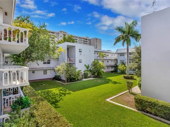 100 Edgewater Dr APT 207, Coral Gables, FL 33133