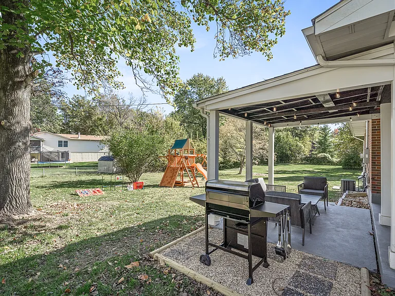 522 Ross Ln — Photo 30