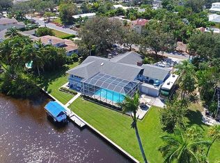 527 Hillcrest Dr, Bradenton, FL 34209