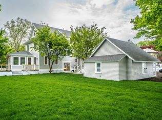 37 Oakland St, Wellesley Hills, MA 02481