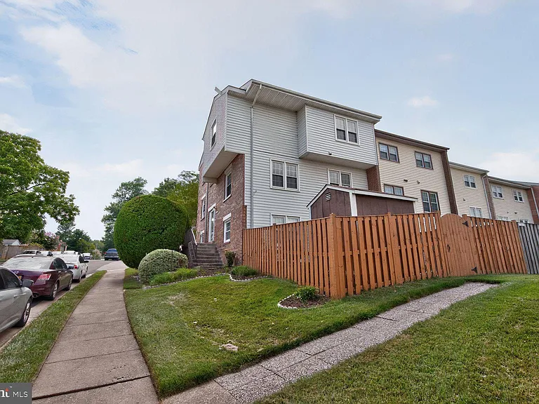 9457 Jenerio Ct — Photo 2