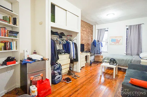 Rented by City Connections Realty | media 5
