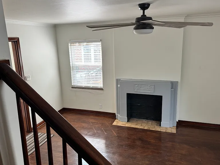 231-235 W Pacemont Rd — Photo 3