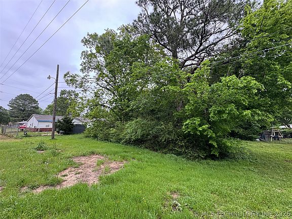 5th image of 401 S Hall Ave