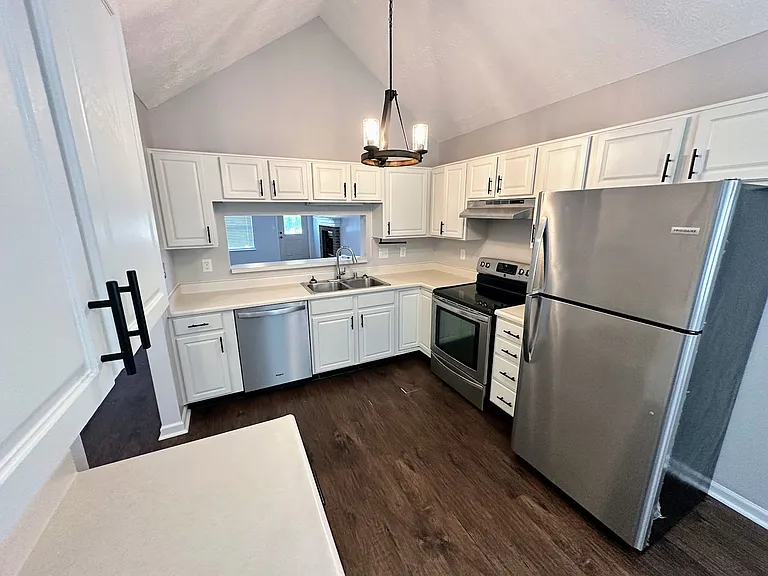 3821 Landridge Dr — Photo 5
