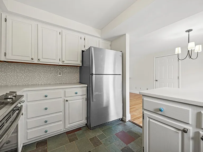 7 Dresden Ct — Photo 12