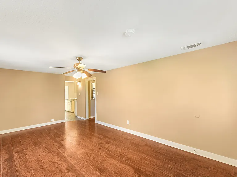 1029 Sycamore St — Photo 21