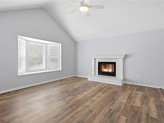 3rd image of 2358 NE Overbrook Dr
