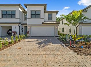 27889 Radiant Ct, Bonita Springs, FL 34135