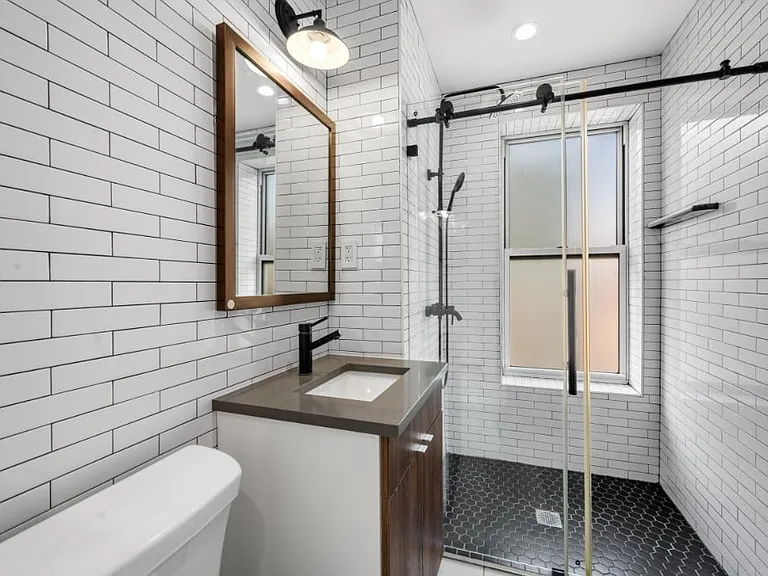 629 E 5th St #19 — Photo 7