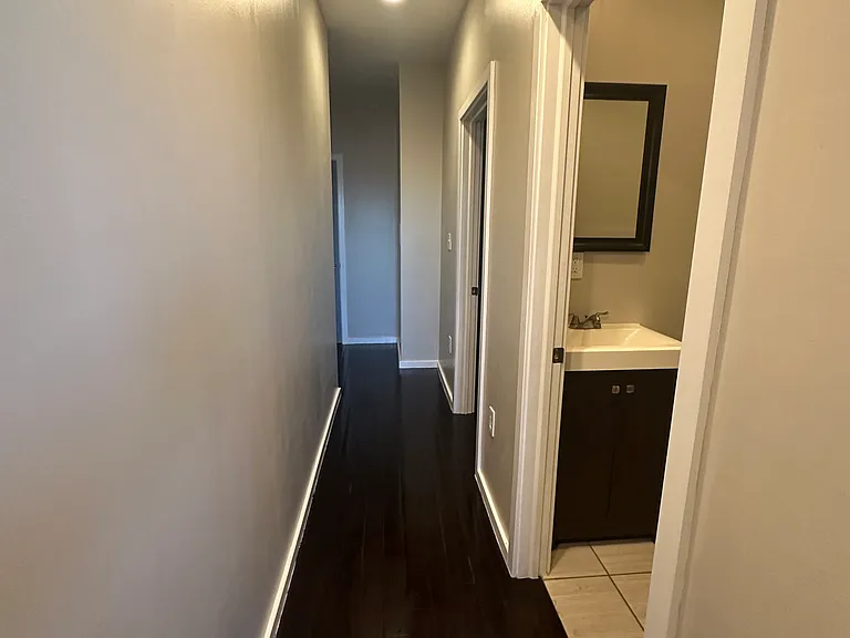 811 N Franklin St #302 — Photo 6