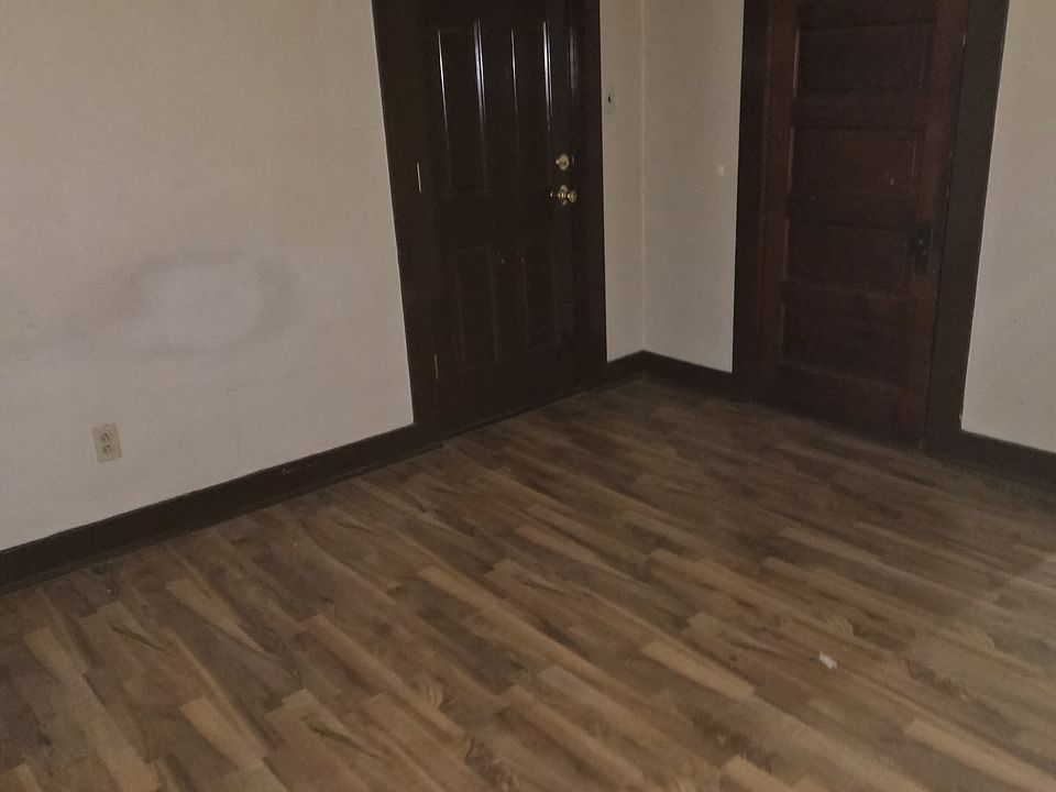 1st image of 323 Cumberland St #3RF