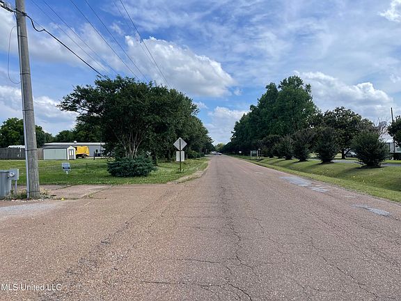4th image of Edwards Ave Lot 2
