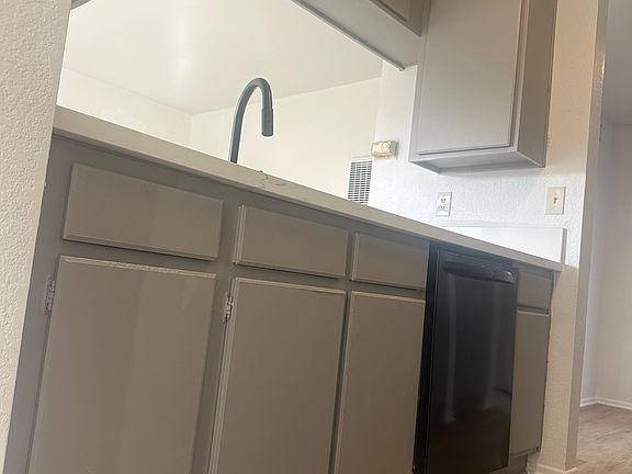 4th image of 25424 Normandie Ave #16