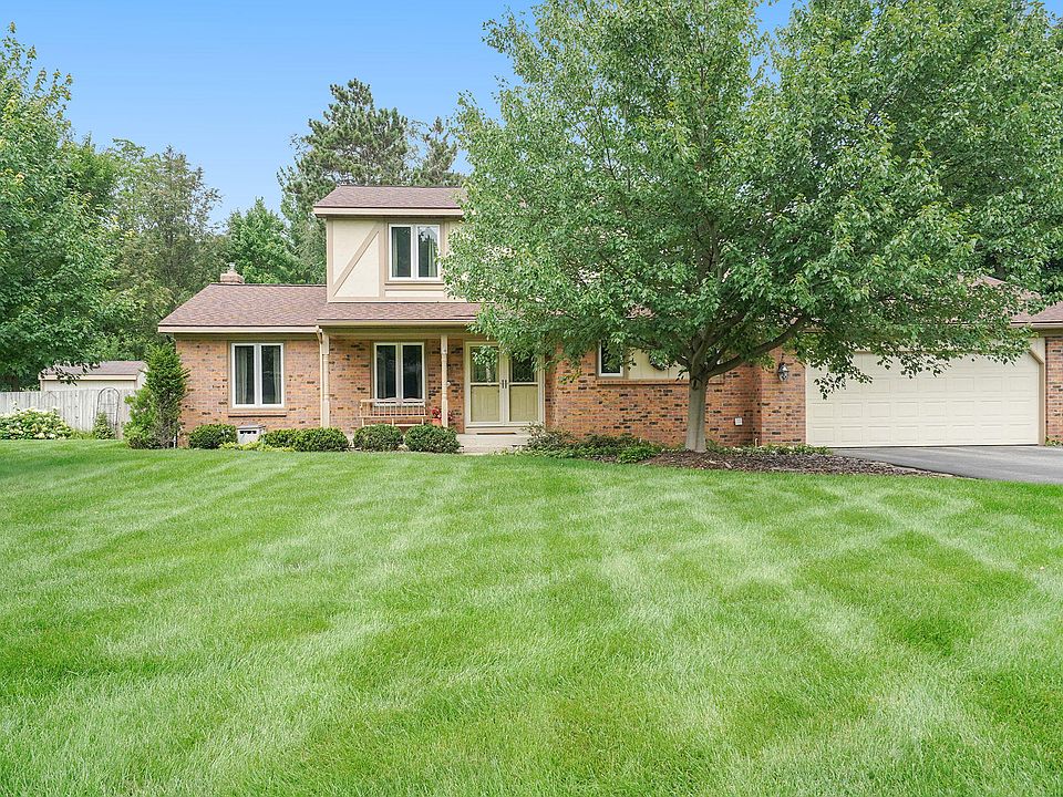1st image of 2879 Burrwick Dr SE