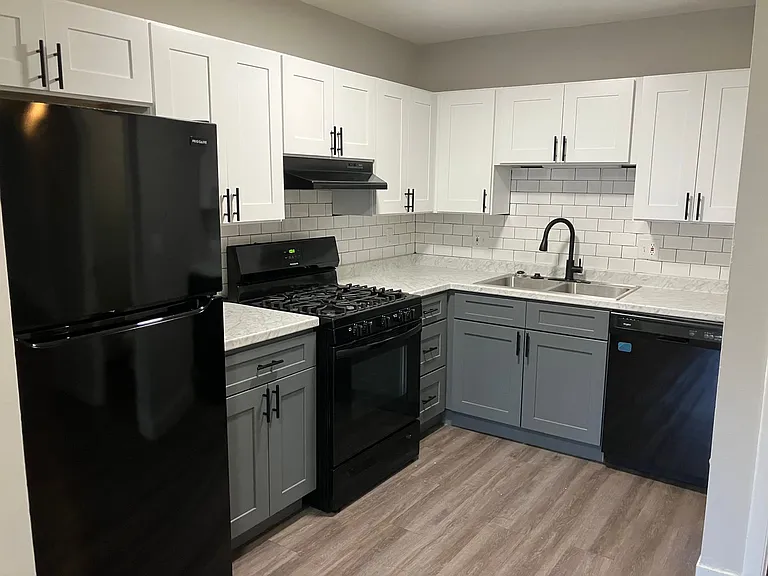 Candlelite Apartments — Photo 142