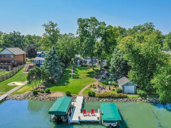 2141 Lakeshore DRIVE, Kansasville, WI 53139