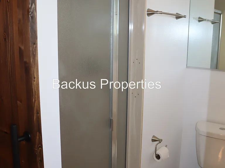738 Carmelita Dr — Photo 16