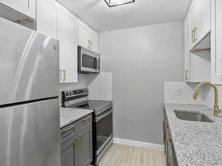 2x2 Renovated Kitchen 2x2 Renovated Kitchen