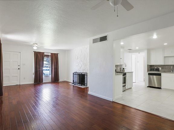 3rd image of 2418 W College Ave