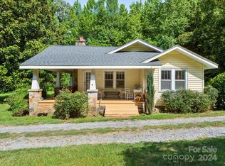 2134 Lynn Rd, Columbus, NC 28722