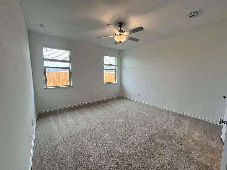 1129 Flameleaf Dr — Photo 23