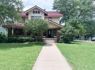323 N Main St, Pratt, KS 67124
