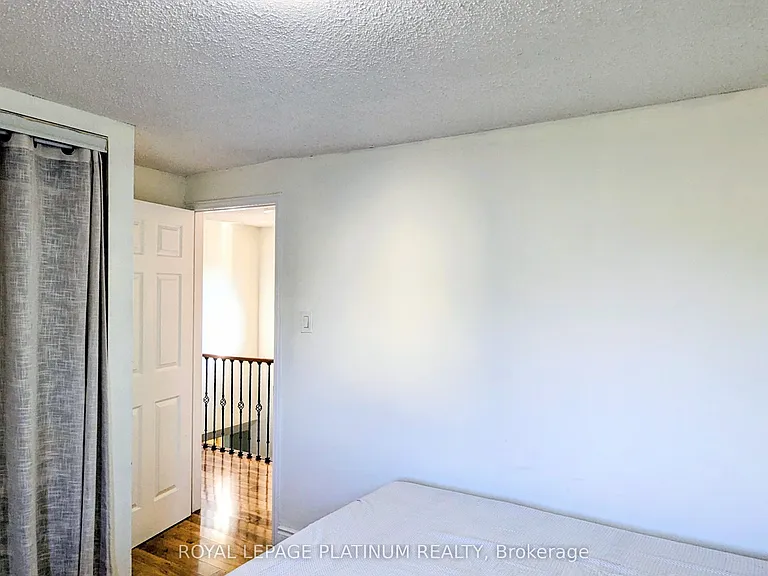 4 Gervais Dr — Photo 22