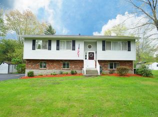 412 Pleasant Ridge Rd, Poughquag, NY 12570