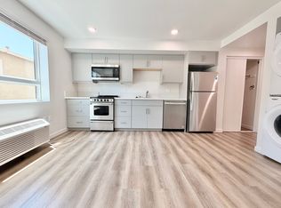 4102 Somerset Dr #C207, Los Angeles, CA 90008
