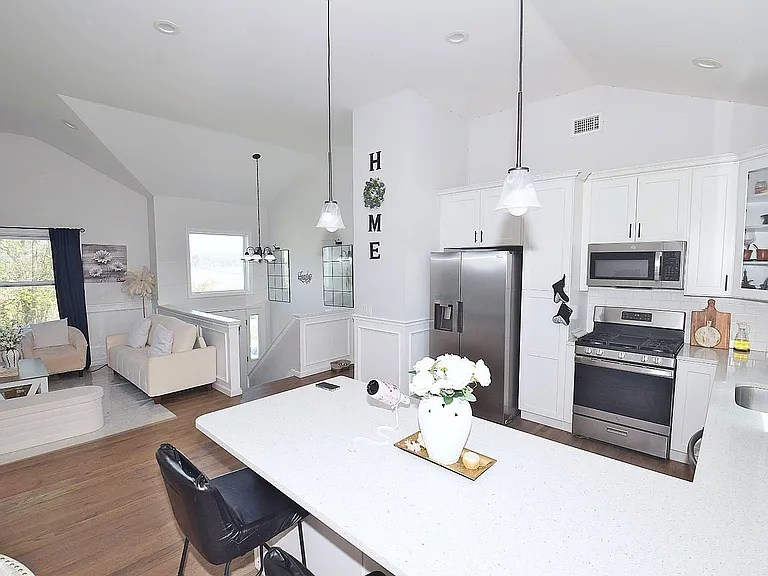 64 Park Dr — Photo 6