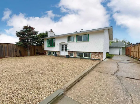 9205 N 111th Ave, Grande Prairie, AB T8V 3L7