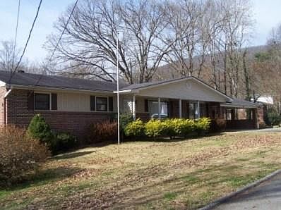 2nd image of 205 Vann Dr