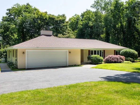 94 Dudley Rd, Sutton, MA 01590