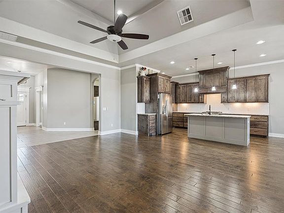 5th image of 13609 Firethorn Dr