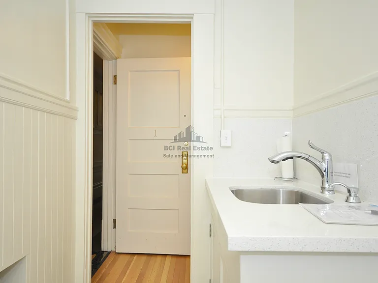 952 Powell St #12 — Photo 7
