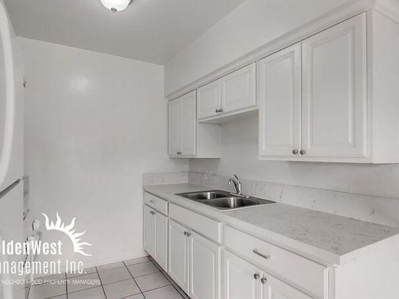 2nd image of 2222 1/2 Grand Ave