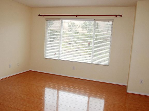 4th image of 11462 Creekstone Ln