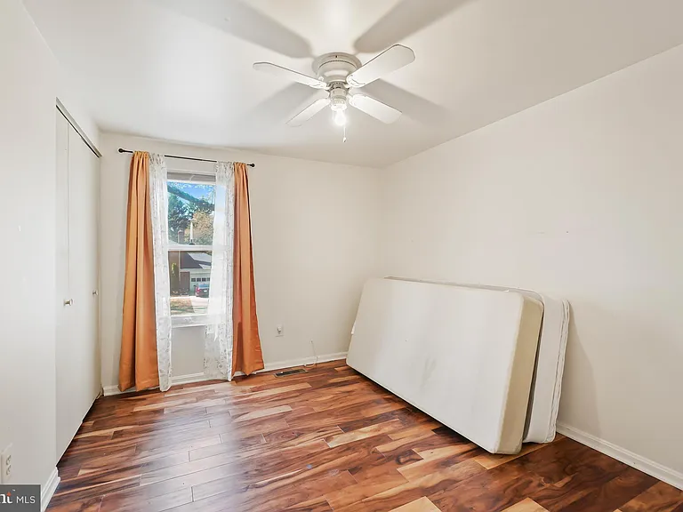 15957 Alameda Dr — Photo 21