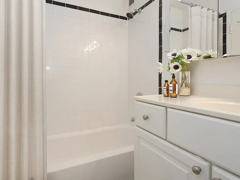 4100 N. Marine Dr. — Photo 4
