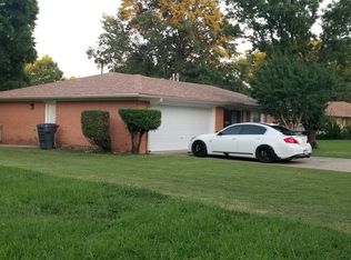 810 Pershing Dr E, Ardmore, OK 73401