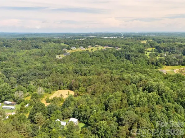 1148 Fye Dr, Newton, NC 28658